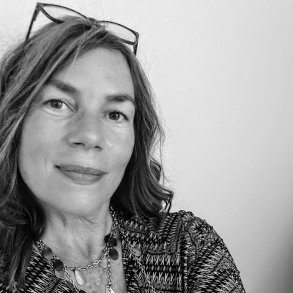 Meet your Posher, Cassandra